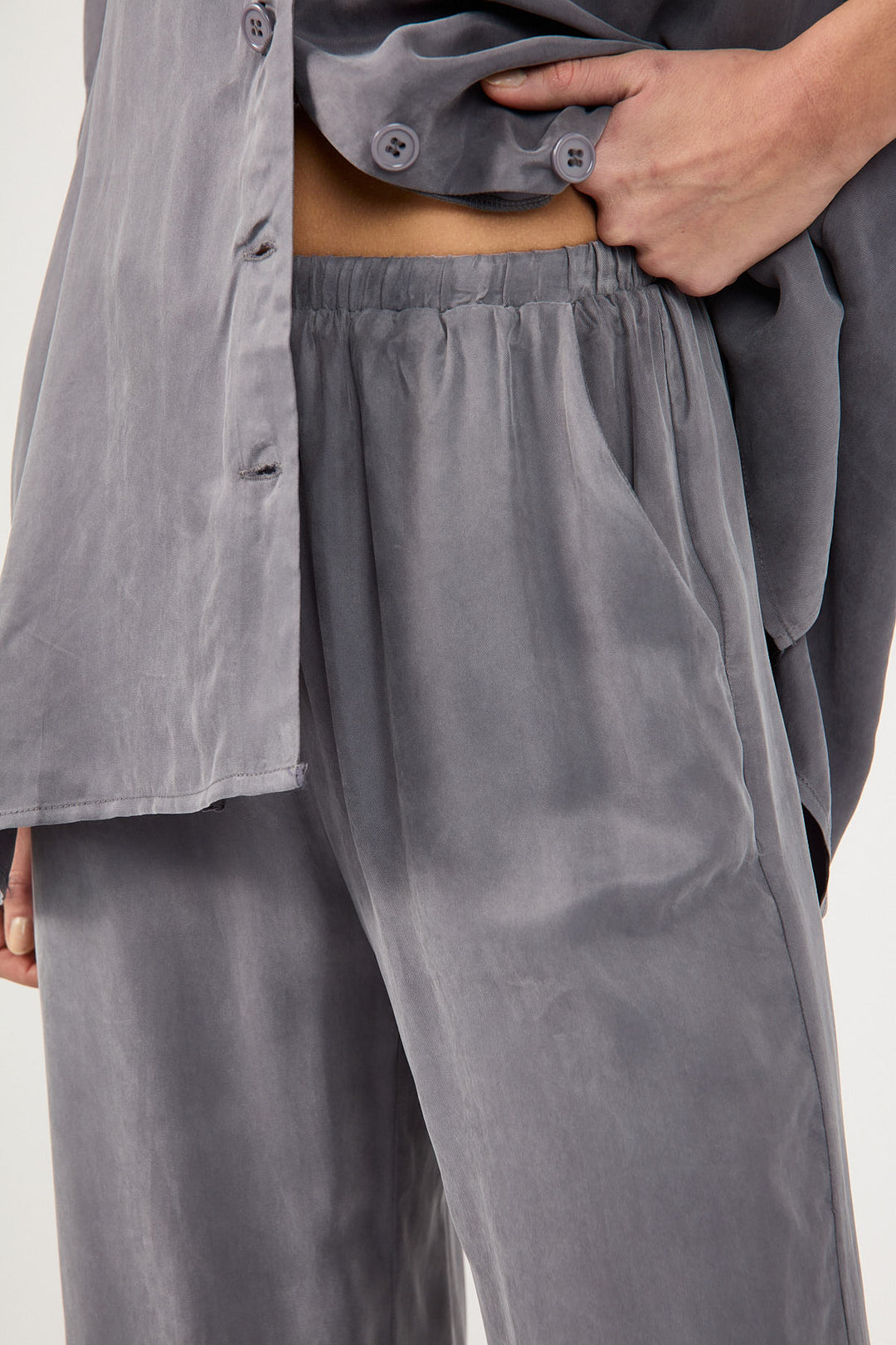 Pant in Black Cupro
