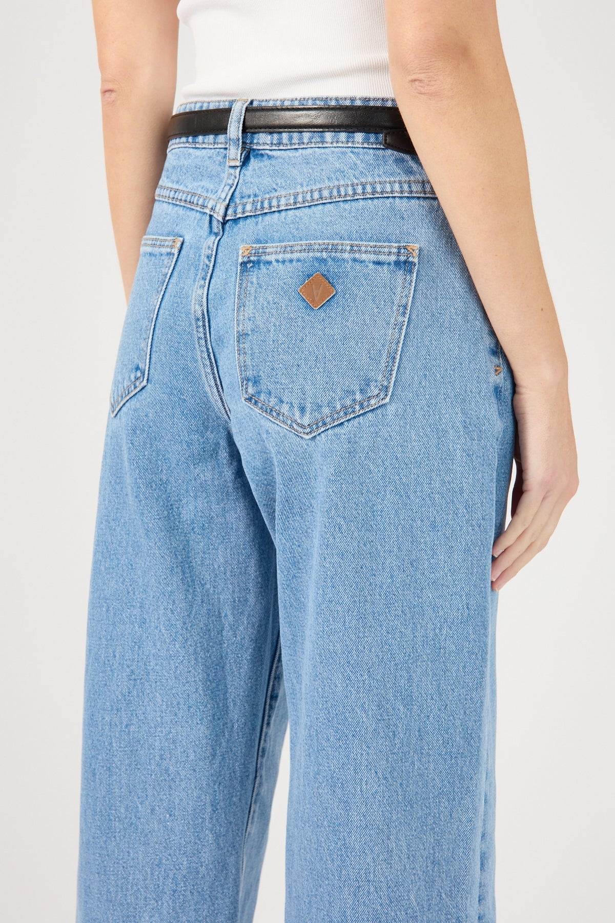 Abrand 95 Mid Rise Baggy Jean Gigi