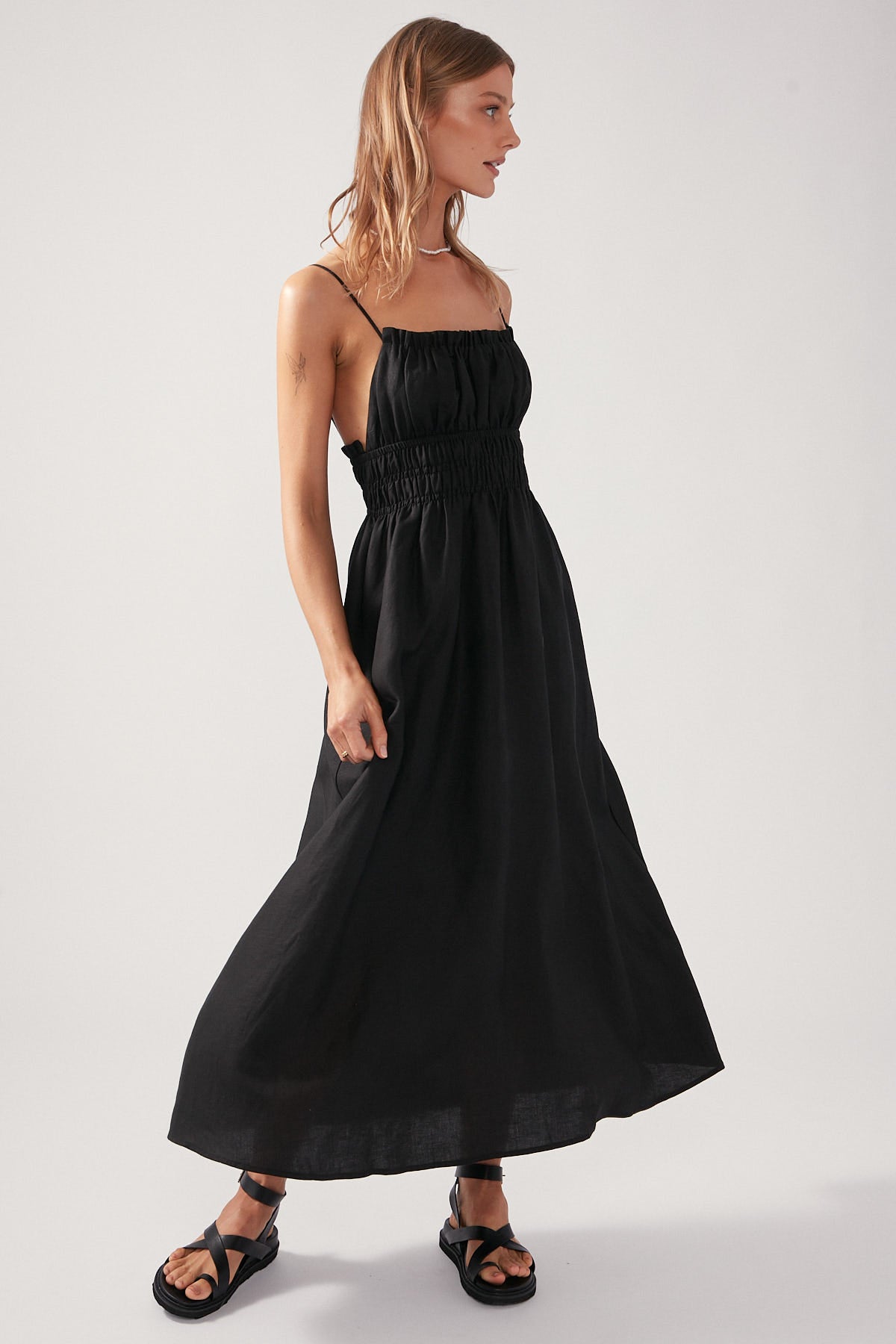 Perfect Stranger Verano Linen Blend Midi Dress Black