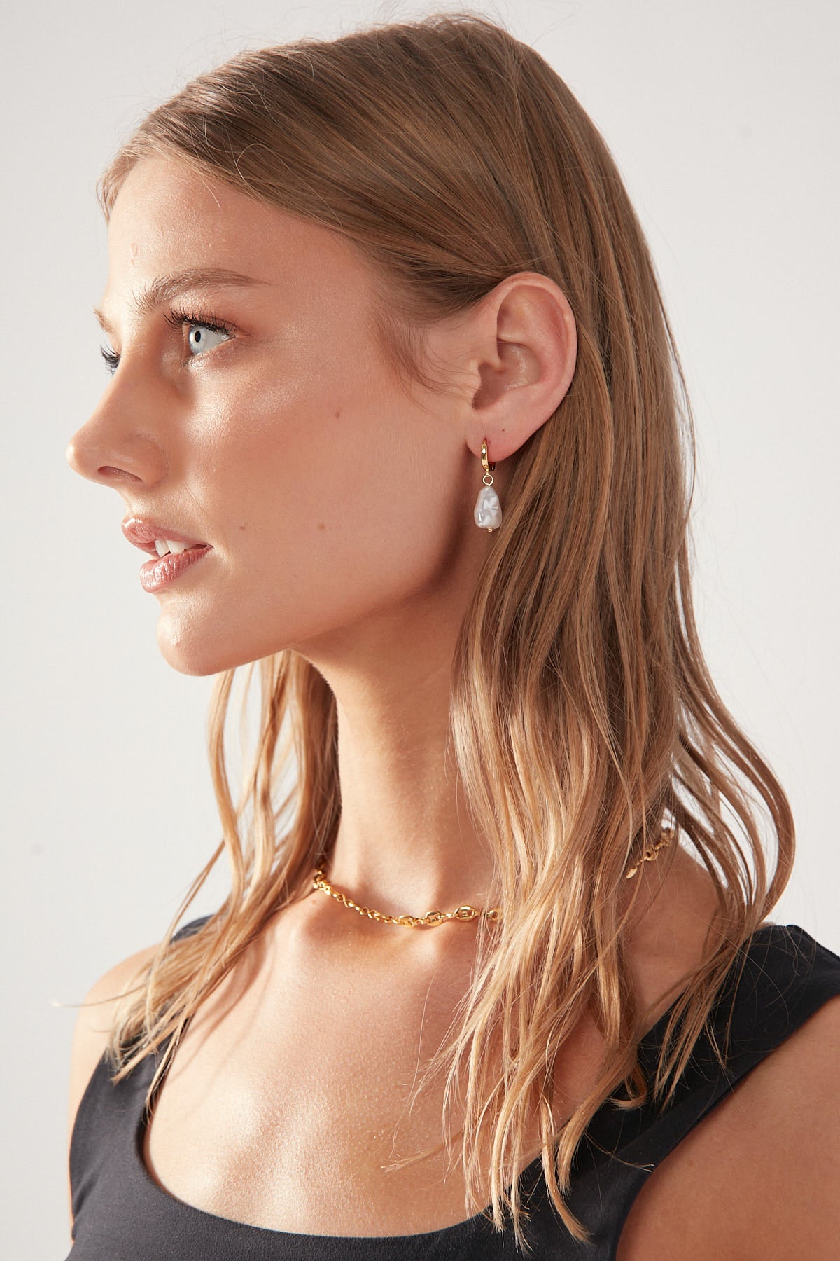 Perfect Stranger Bonnie Pearl Drop Earrings 18K Gold Plated Gold