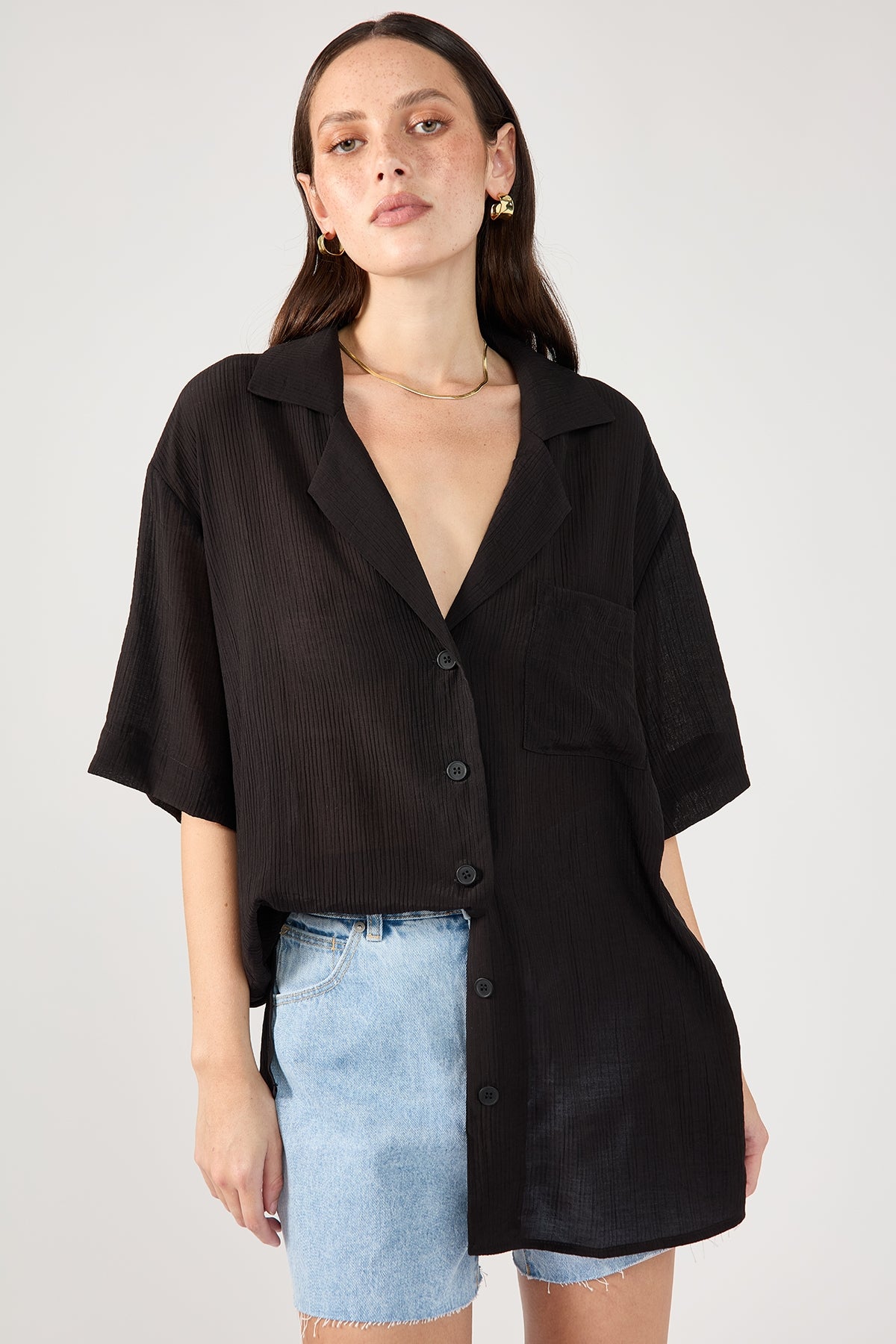 Perfect Stranger Textured Crinkle Short Sleeve Shirt Black