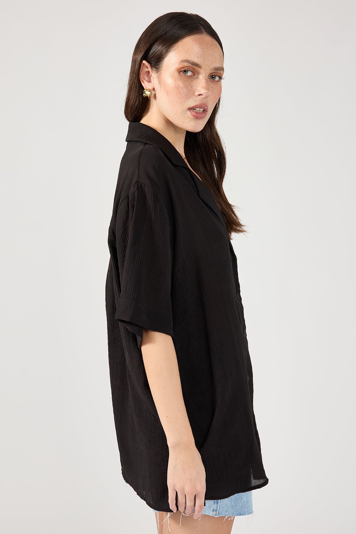 Perfect Stranger Textured Crinkle Short Sleeve Shirt Black