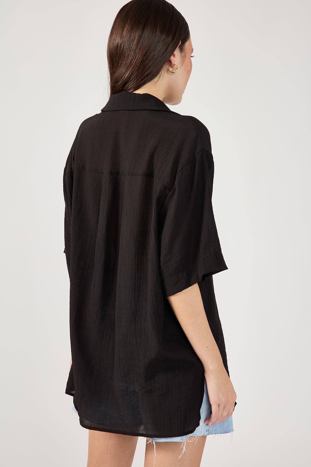 Perfect Stranger Textured Crinkle Short Sleeve Shirt Black