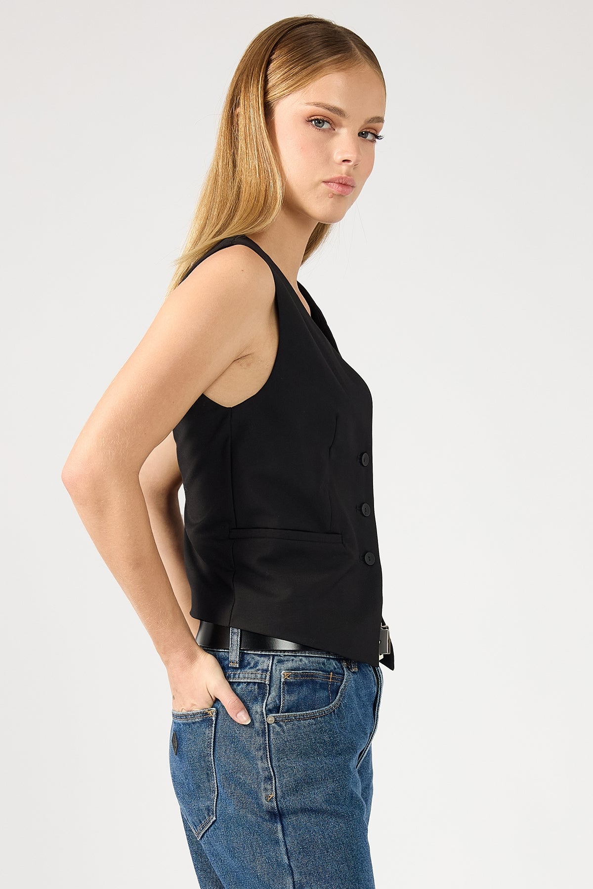 Perfect Stranger Maeve Relaxed Tailored Vest Black