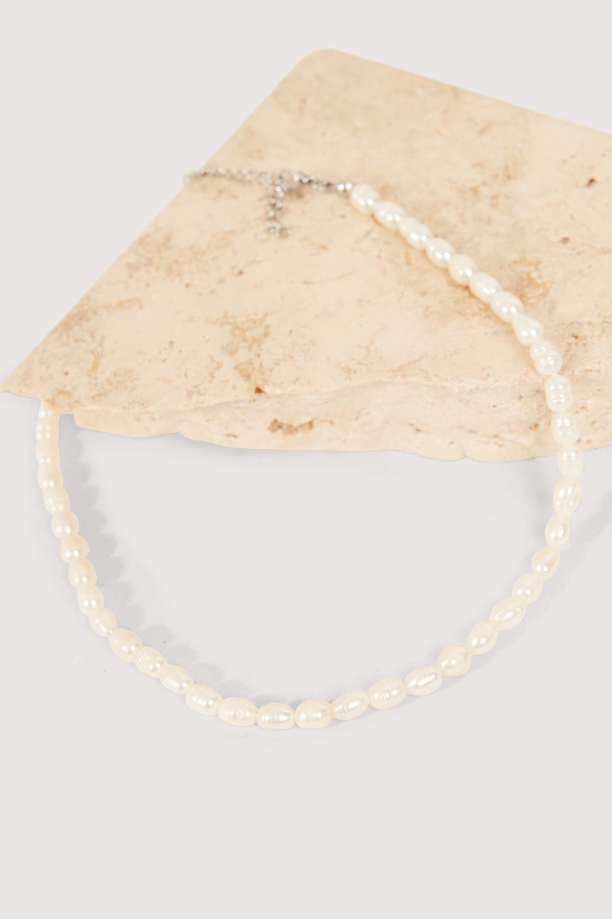 Perfect Stranger Freshwater Pearl Choker White