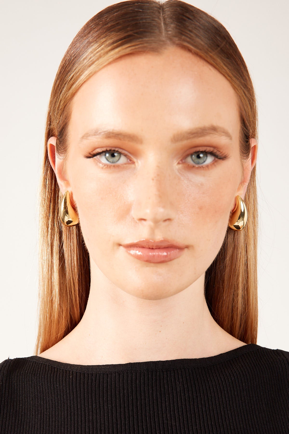Perfect Stranger Sophia Earrings Gold