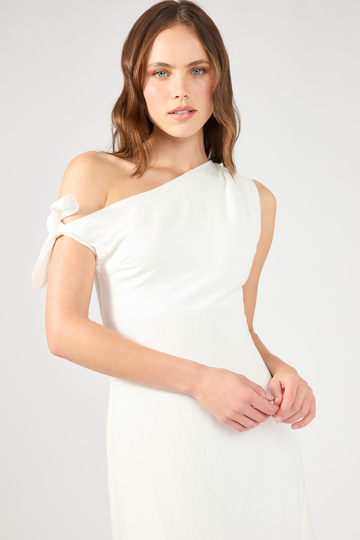 Perfect Stranger Hera Off Shoulder Linen Midi Dress White