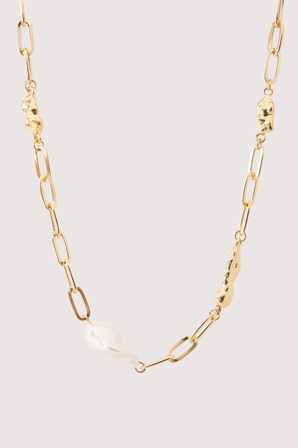 Perfect Stranger Natalia Pearl Necklace Gold