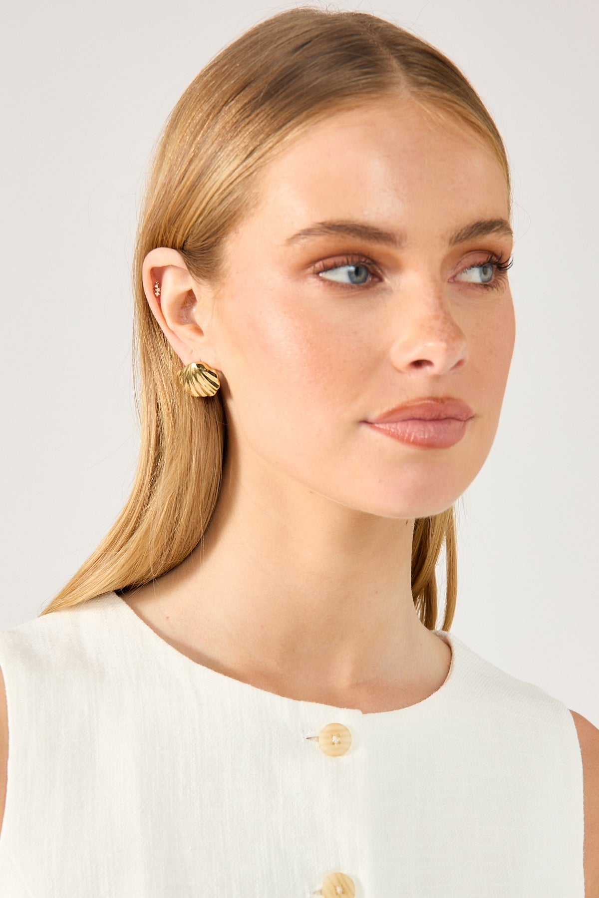 Perfect Stranger Nadia Shell Earrings 18K Gold