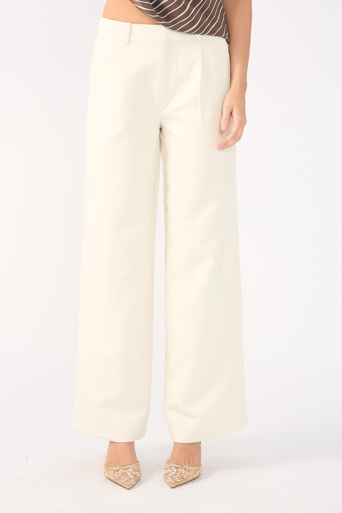 Perfect Stranger Lupa Mid Rise Pleated Pant Cream