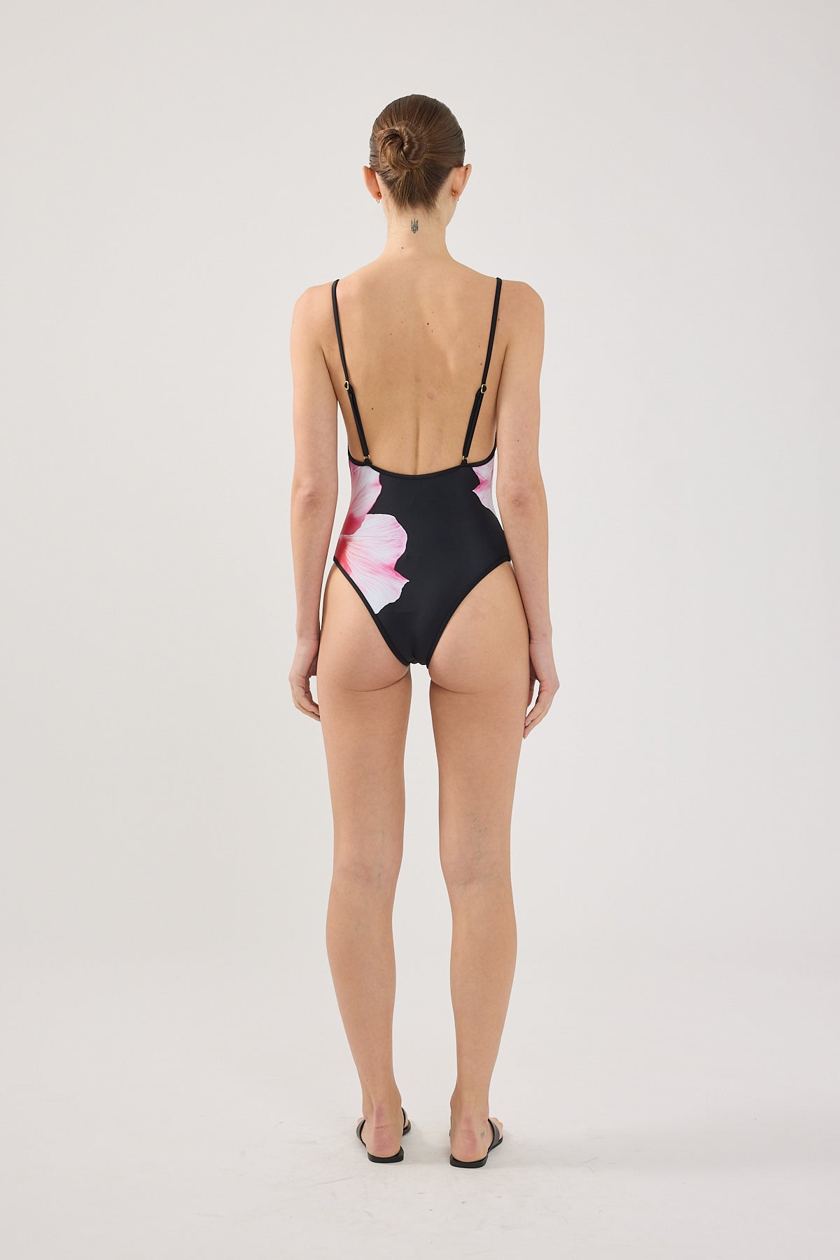 Perfect Stranger Zimi Flower One Piece Black