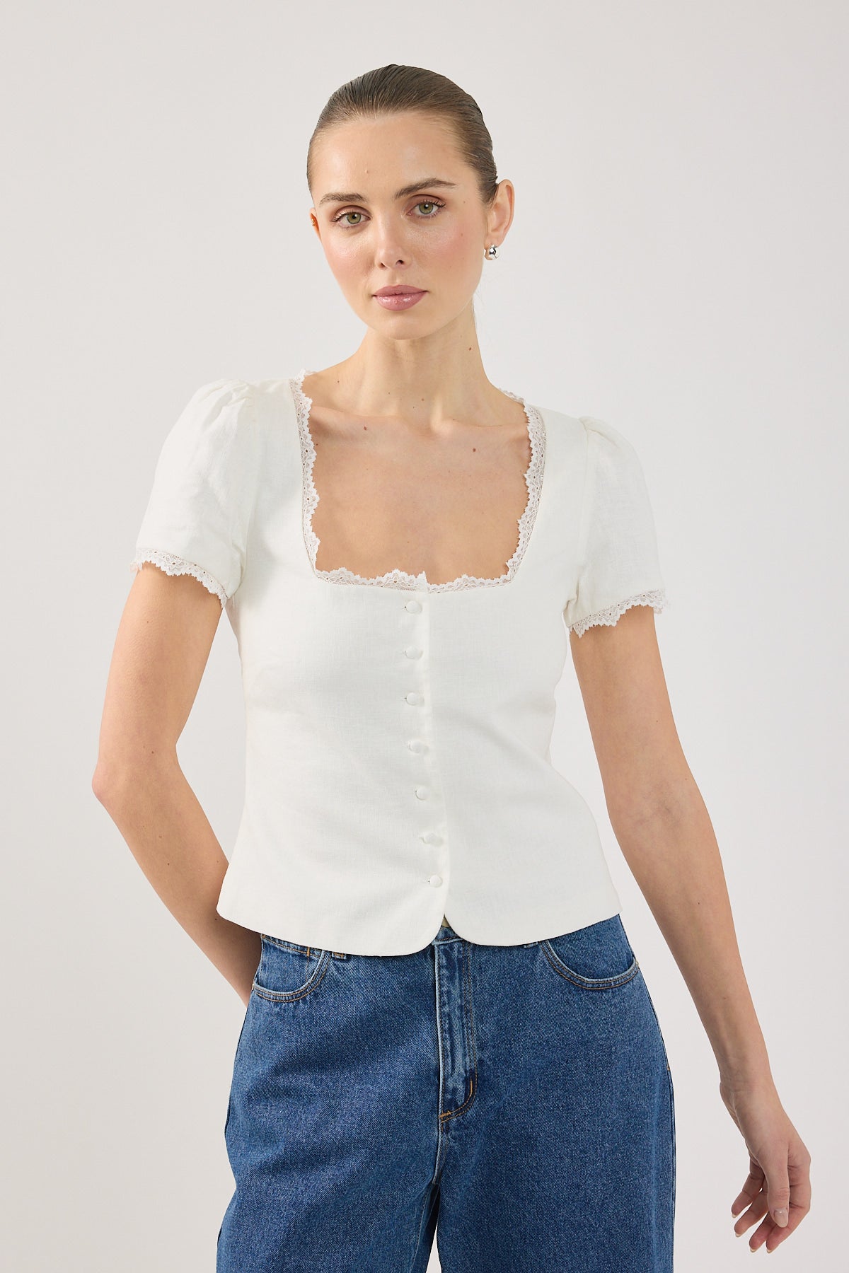 Perfect Stranger Tara Short Sleeve Linen Blouse White