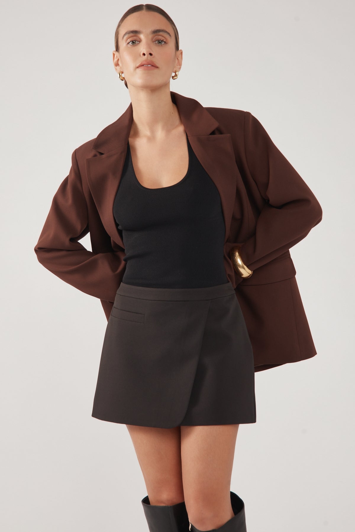 Perfect Stranger Lupa Mid Rise Skort Black