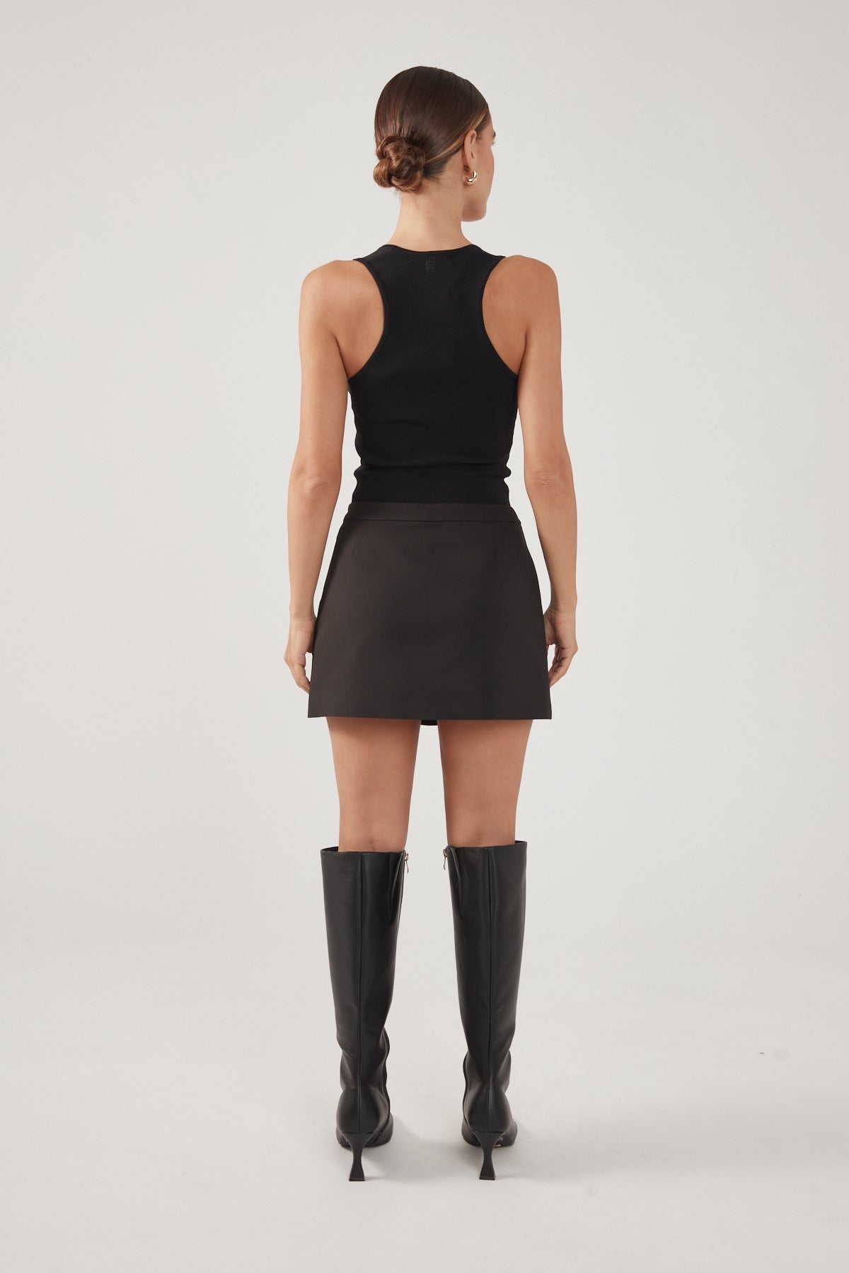 Perfect Stranger Lupa Mid Rise Skort Black