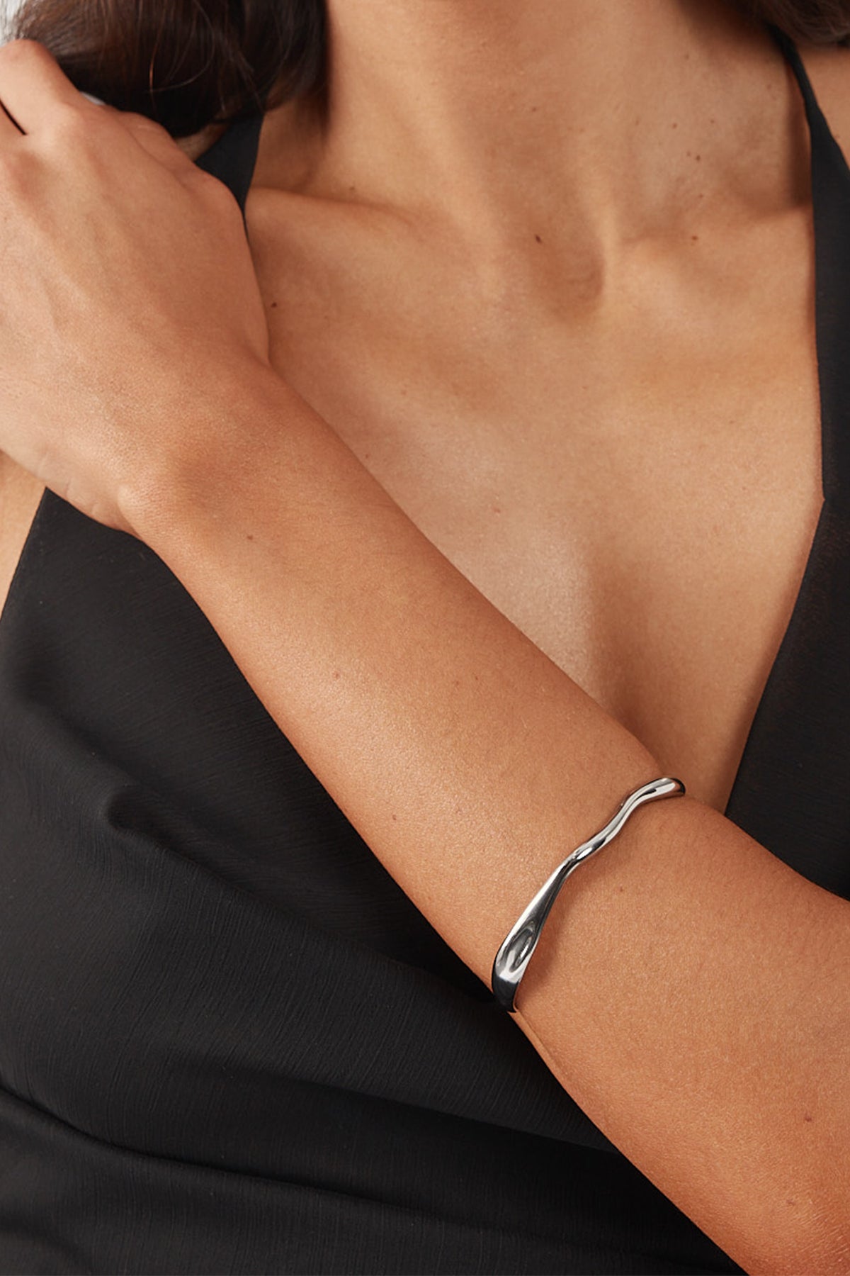 Perfect Stranger Airlie Warped Bangle White Gold Plated