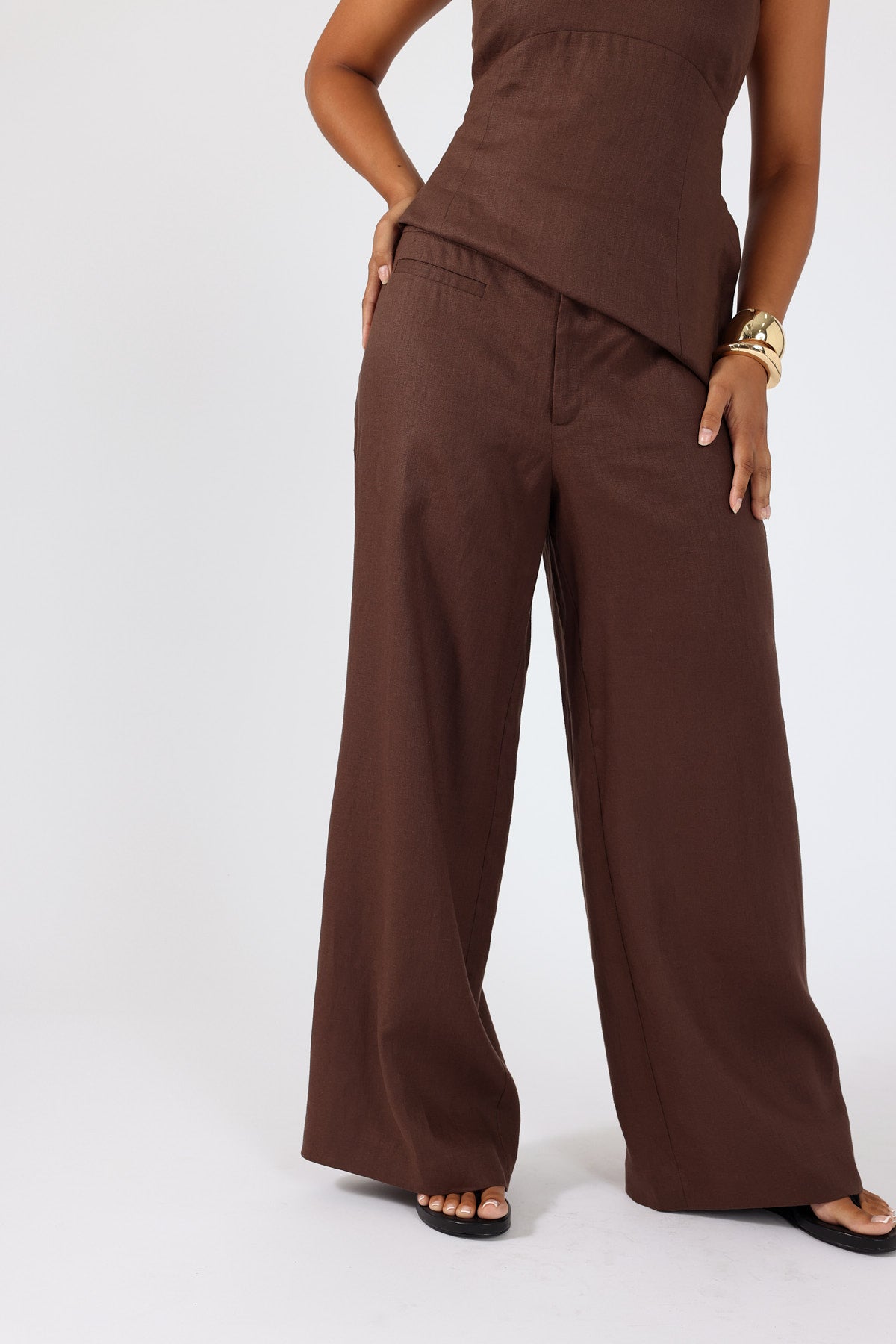 Perfect Stranger Reese Mid Rise Linen Pants Brown