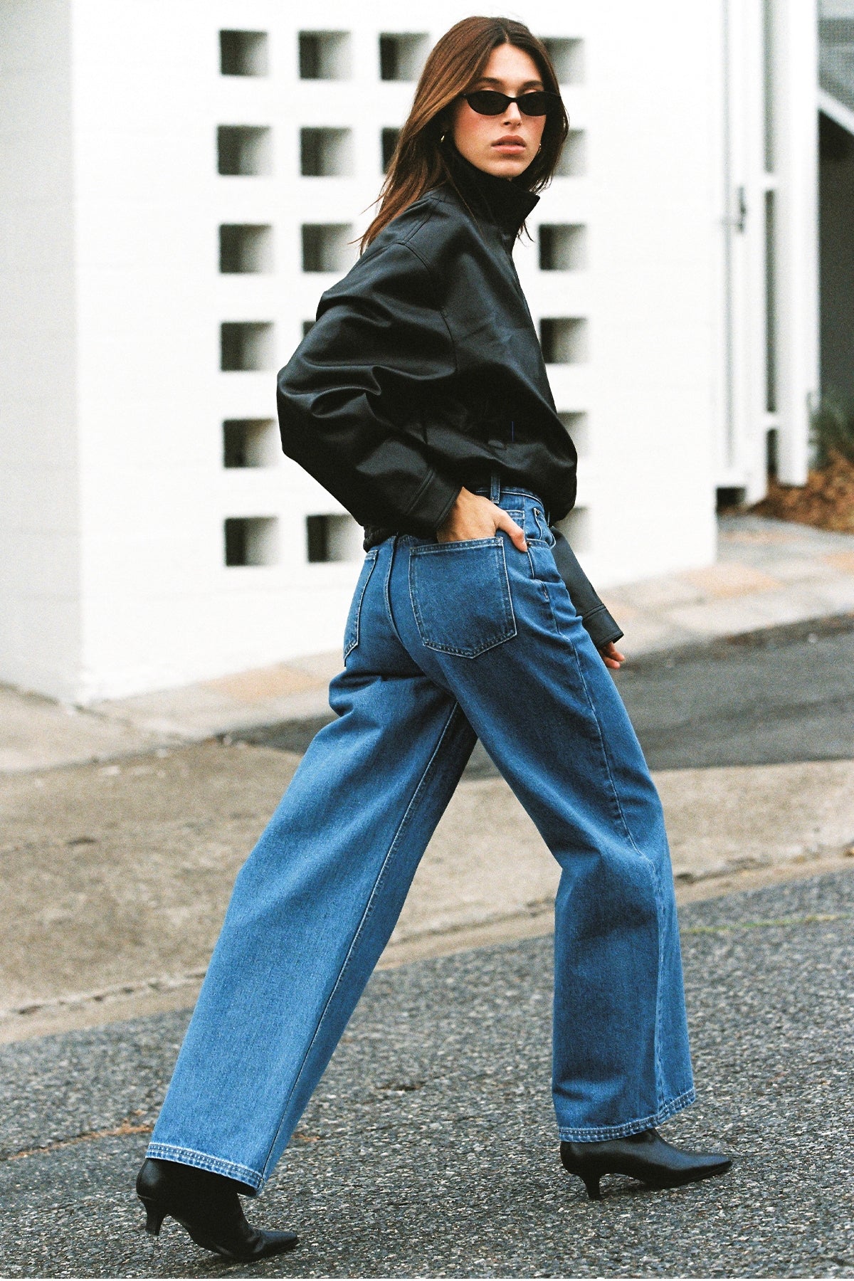 Perfect Stranger Mid Rise Baggy Jean Mid Blue Denim