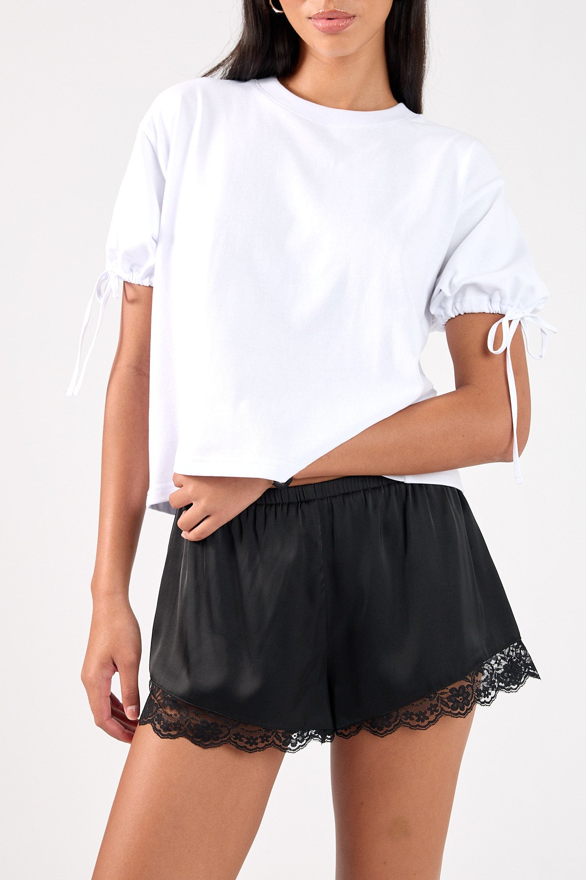 Perfect Stranger Aino Lace Shorts Black