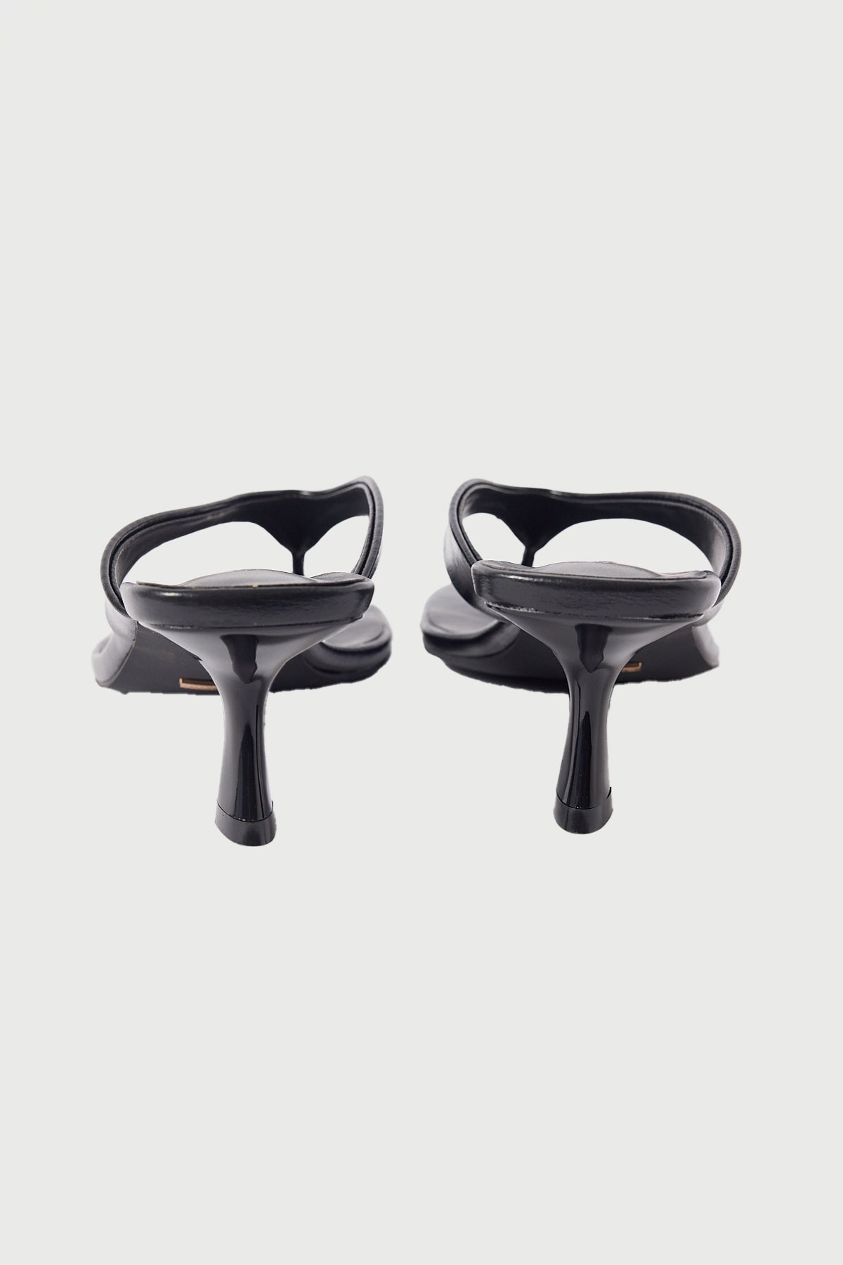 Billini NIESHA THONG HEEL Black