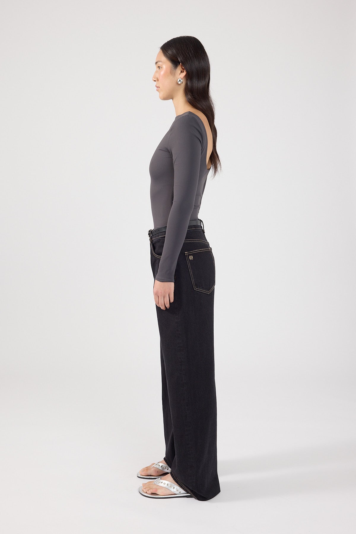 Perfect Stranger Manon Long Sleeve Backless T-shirt Charcoal