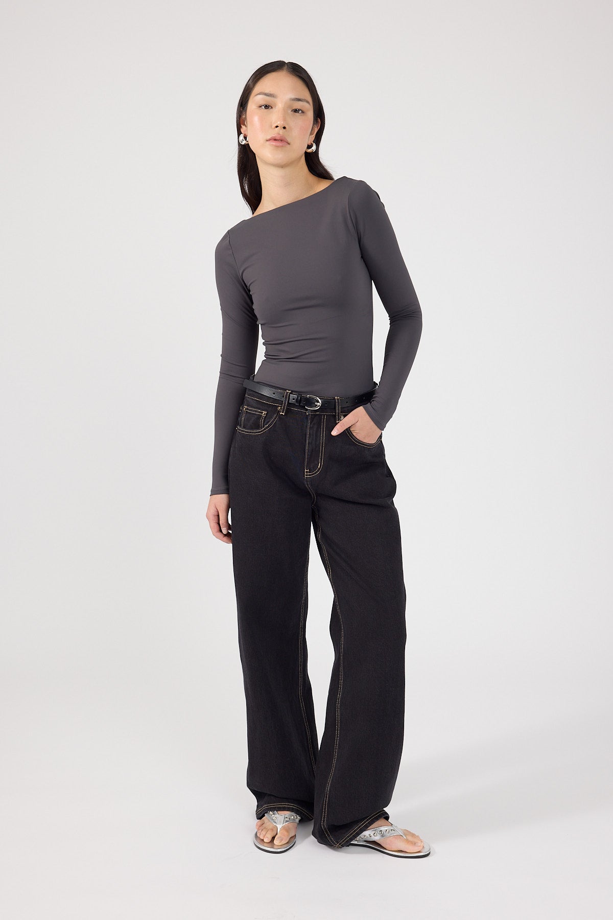 Perfect Stranger Manon Long Sleeve Backless T-shirt Charcoal