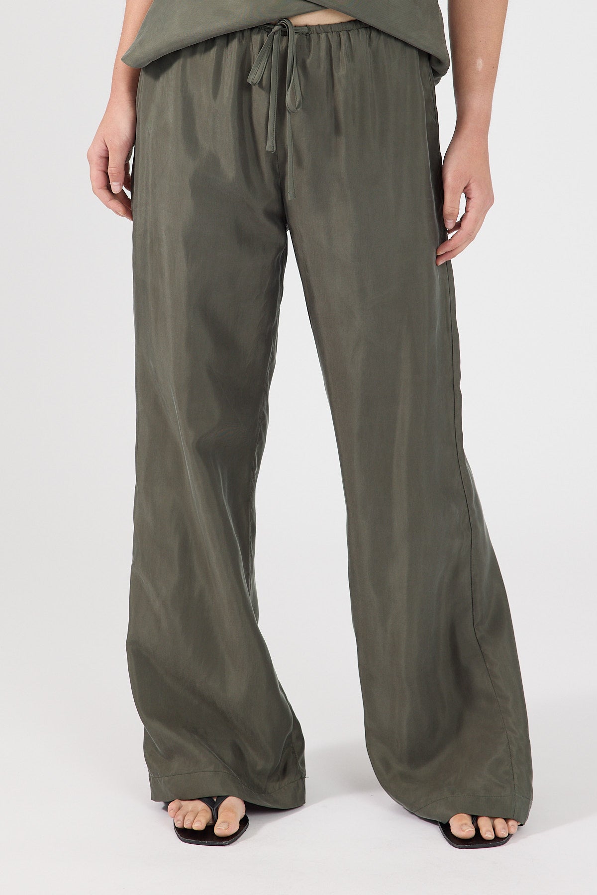 Perfect Stranger Darcy Cupro Mid Rise Pants Khaki