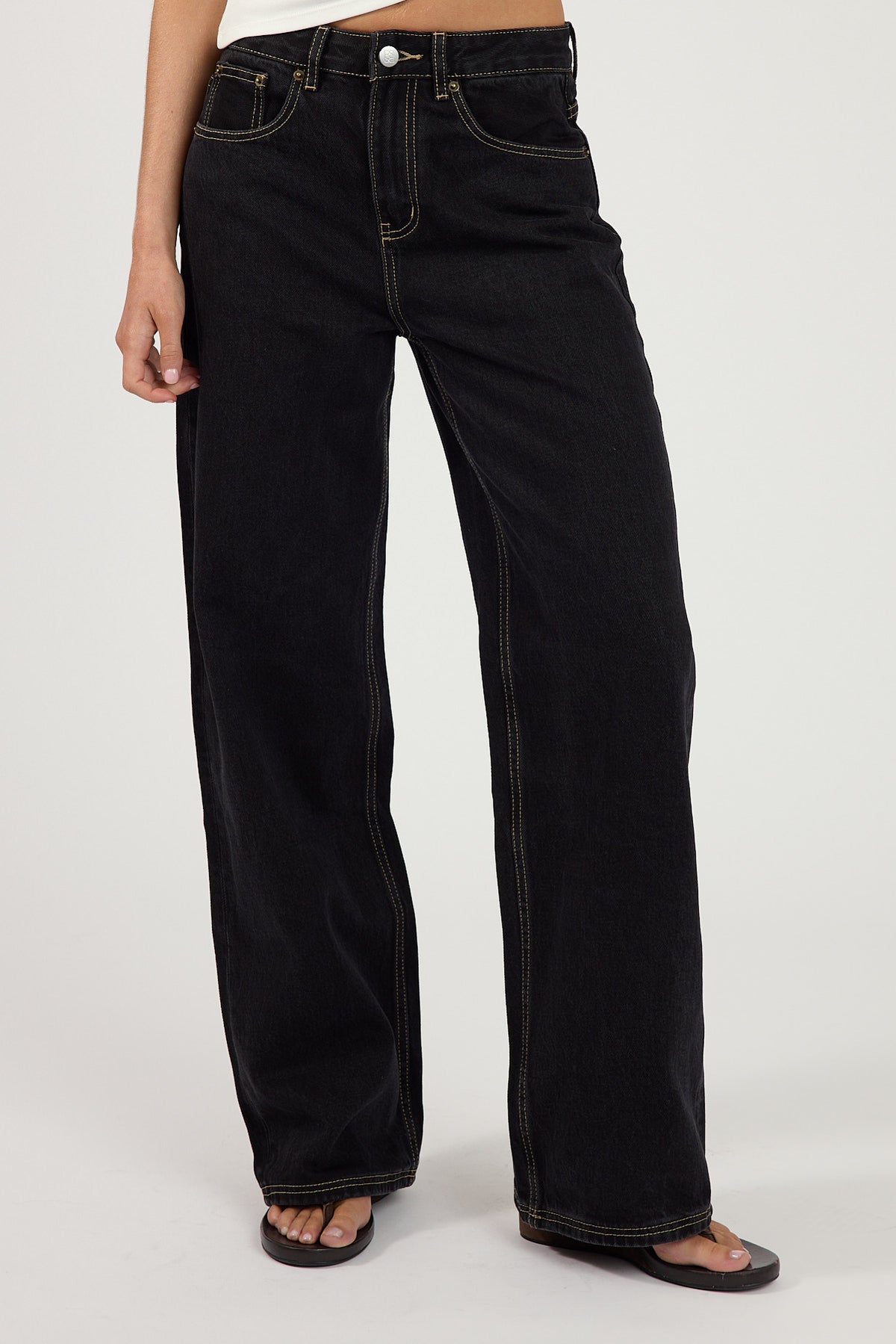 Perfect Stranger Mid Rise Baggy Jean Washed Black