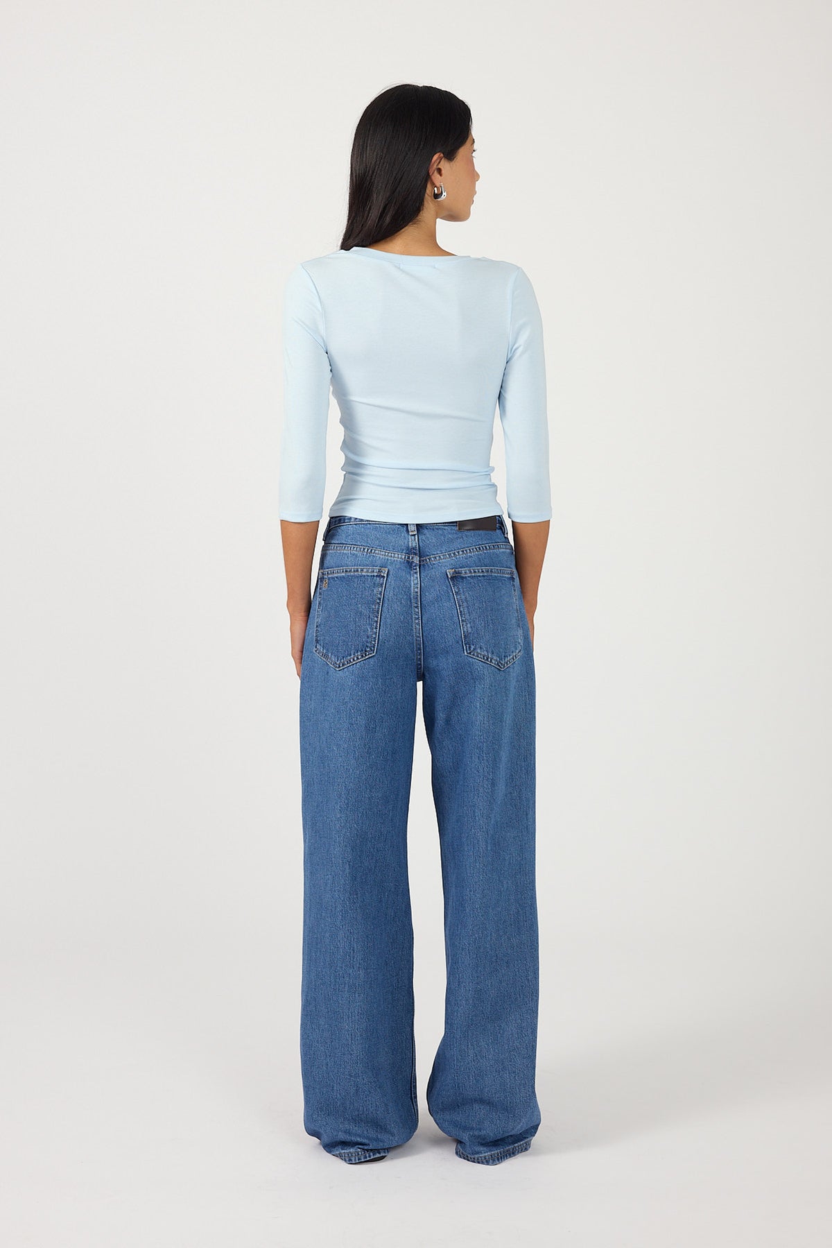 Perfect Stranger Mara V-Neck 3/4 Sleeve T-Shirt Blue