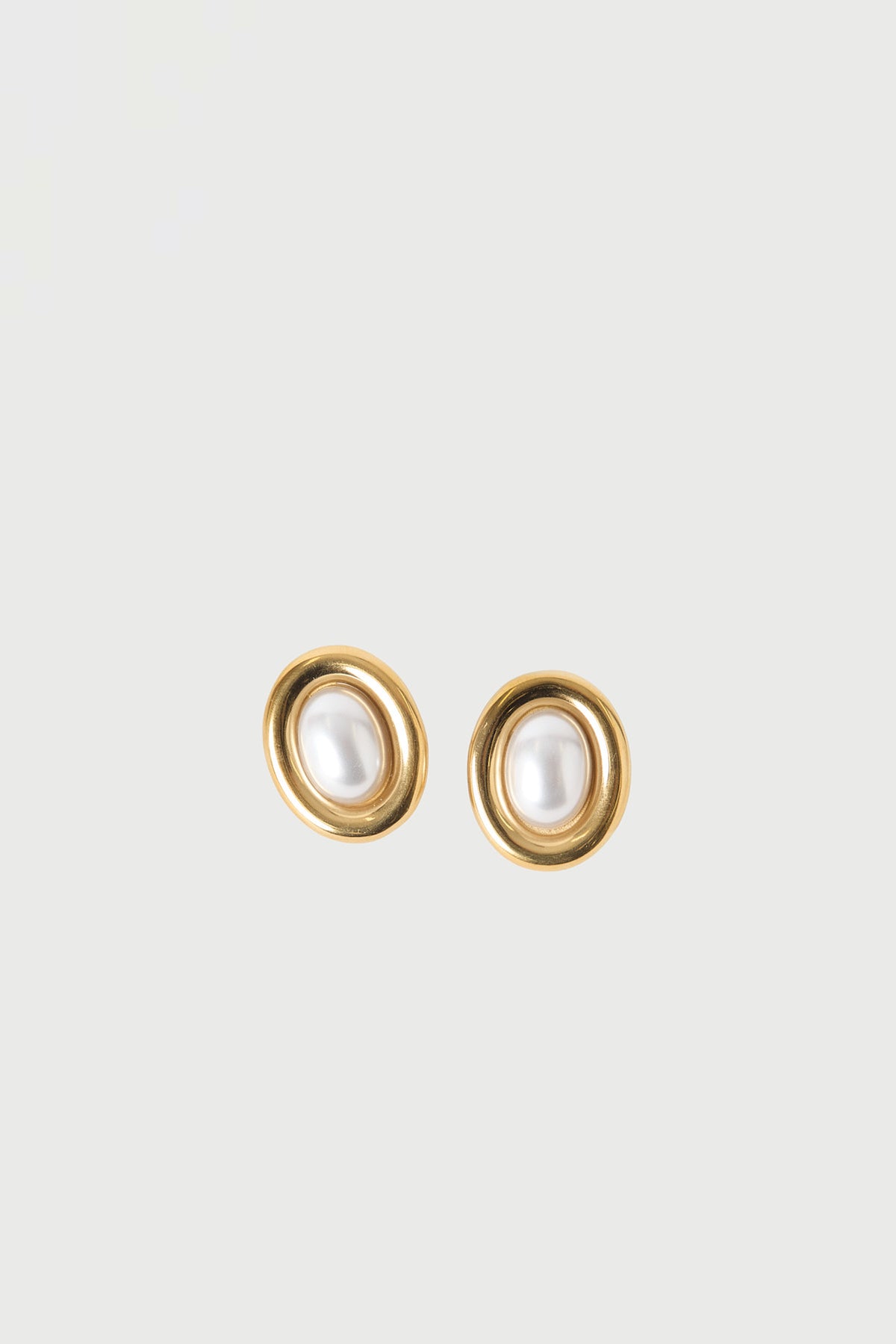 Perfect Stranger Eliza Pearl Earrings 18K Gold Plated