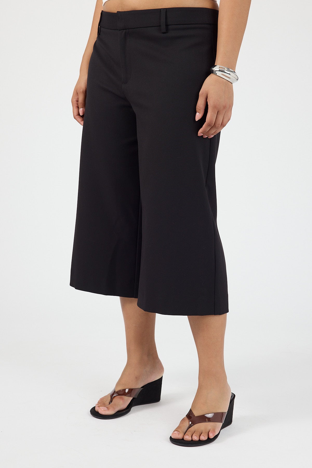 Perfect Stranger Clarke Low Rise Capri Black