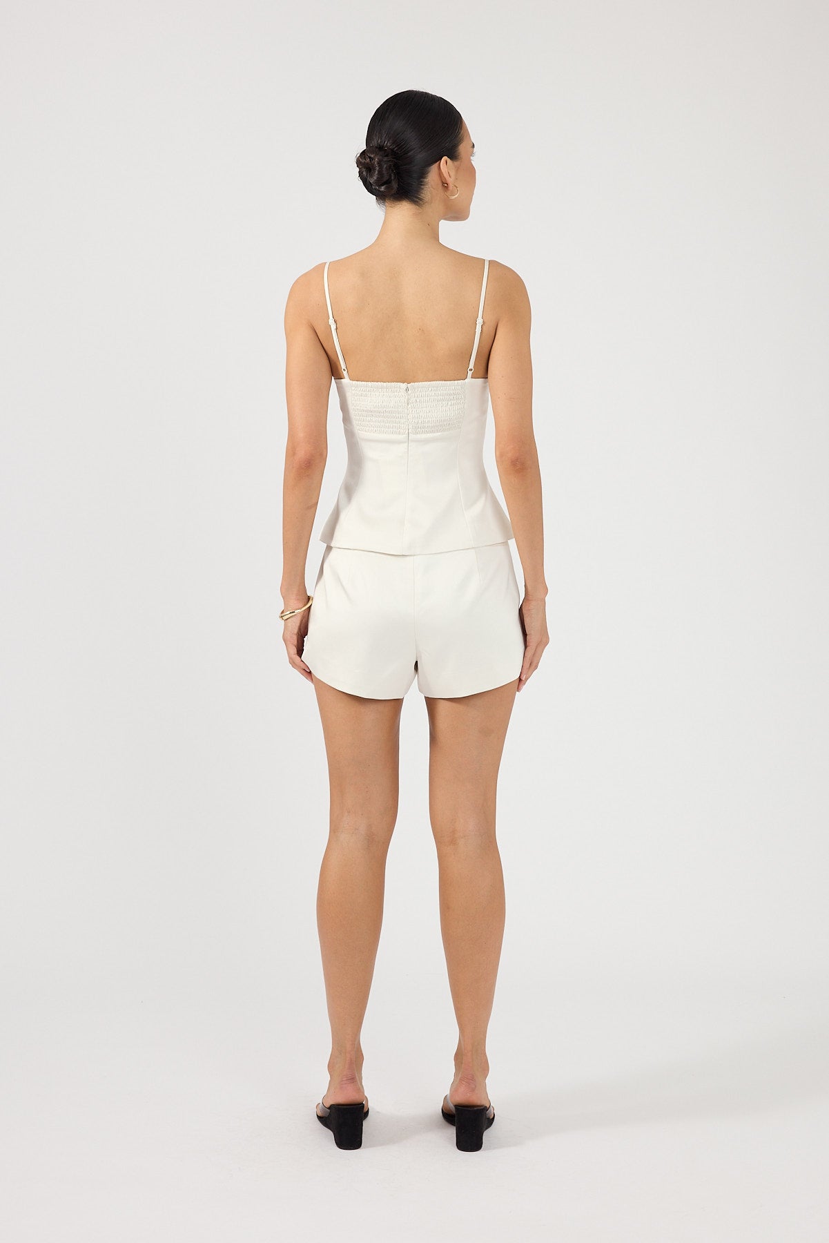 Perfect Stranger Novalie Mid Rise Shorts Off White