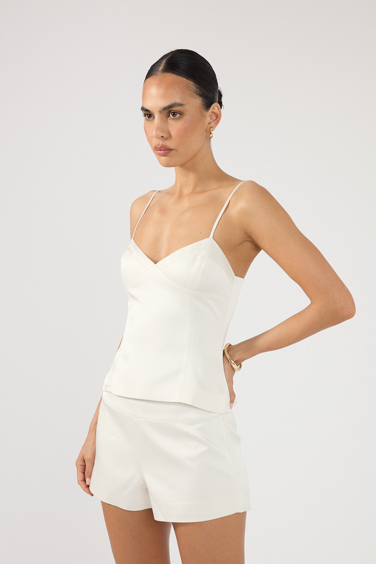 Perfect Stranger Novalie Mid Rise Shorts Off White
