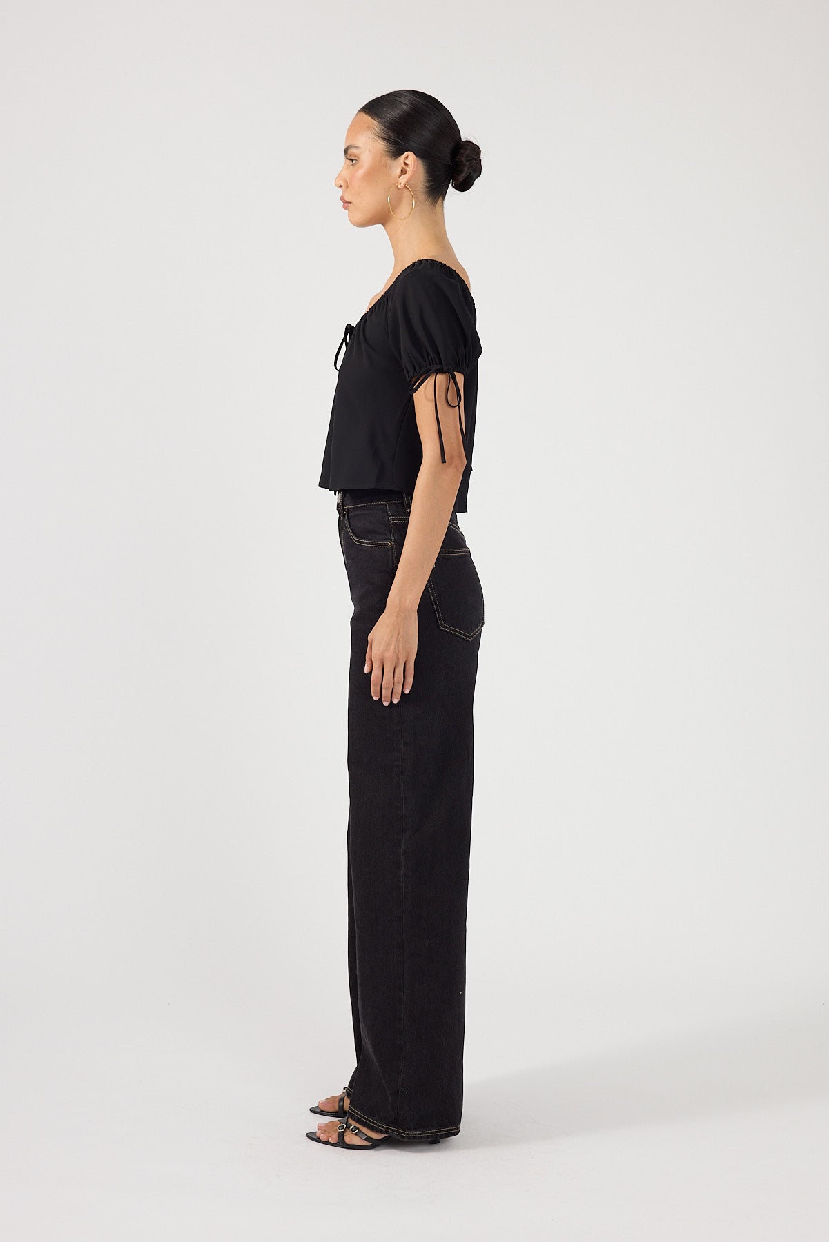 Perfect Stranger Tessa Short Sleeve Top Black