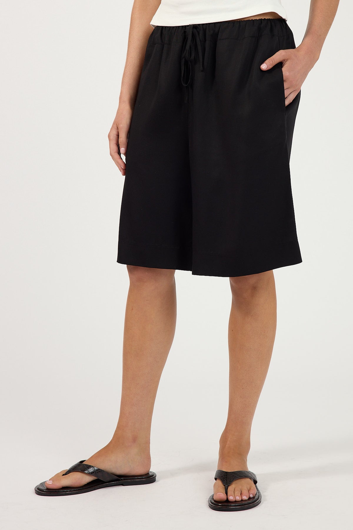 Perfect Stranger Ginie Drawcord Longline Short Black